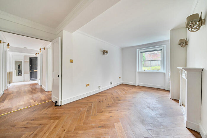 3 Bedroom Apartment For Sale In Shooters Hill Road, London, SE3