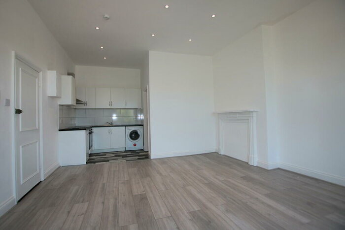 Studio To Rent In St Pauls Avenue, Willesden Green, London, NW2