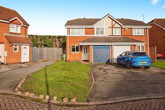 3 Bedroom Semi-Detached House For Sale In Grebe Way, Whetstone, Leicester, LE8