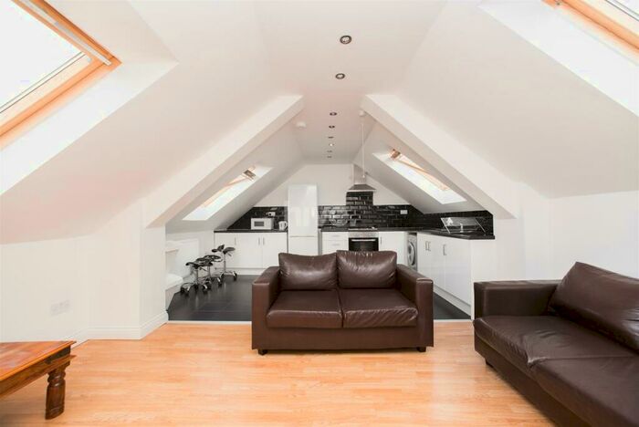 4 Bedroom Flat To Rent In Fenham Road, Fenham, Newcastle Upon Tyne, NE4