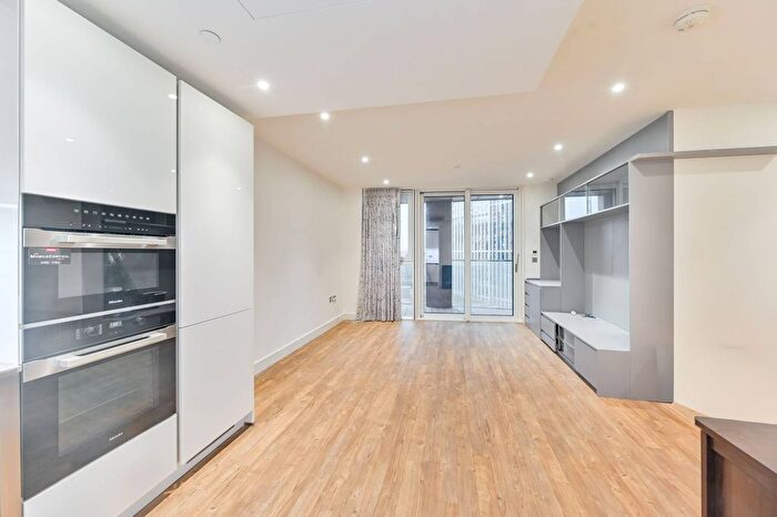 2 Bedroom Flat To Rent In Wandsworth Road, Nine Elms, London, SW8