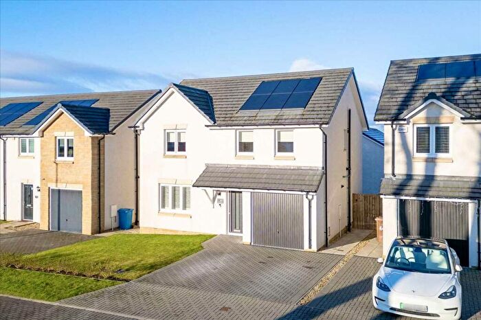 4 Bedroom Detached House For Sale In Croft Park Crescent, Heartlands, Whitburn, EH47