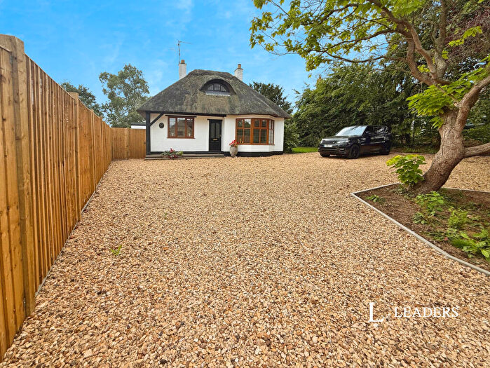 3 Bedroom Bungalow To Rent In Swallow Hill, Thurlby, PE10