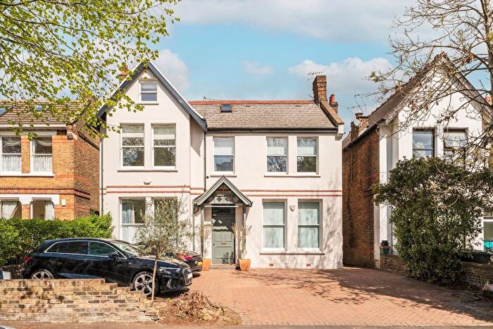 2 Bedroom Flat For Sale In Gordon Road, Ealing, W5
