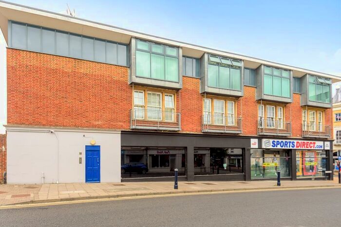 2 Bedroom Apartment To Rent In Maidenhead, Berkshire, SL6