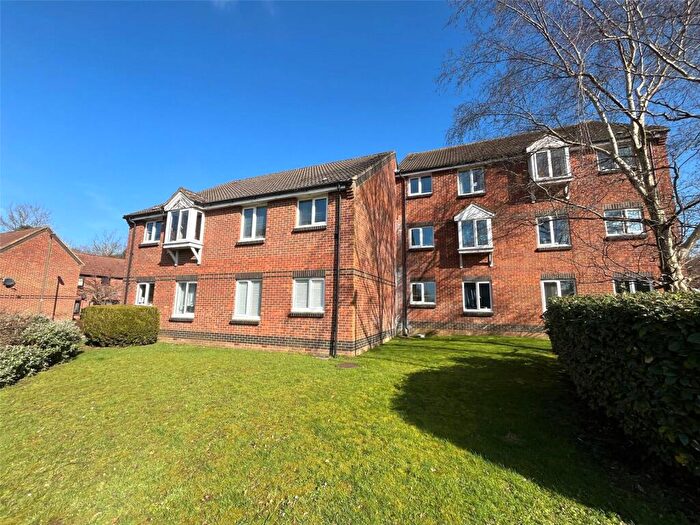 1 Bedroom Penthouse To Rent In Dairymans Walk, Guildford, Surrey, GU4