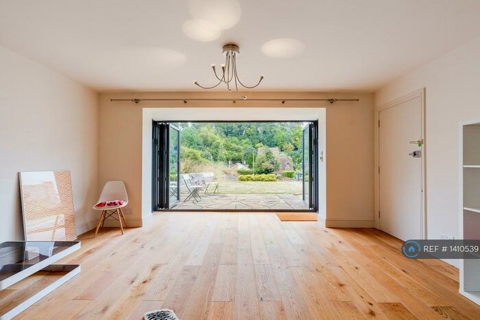 1 Bedroom Flat To Rent In Marlow Bottom, Marlow, SL7