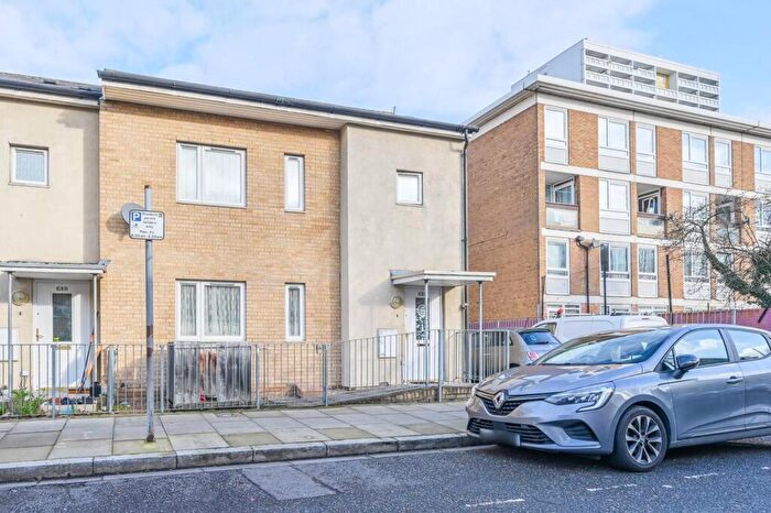 2 Bedroom Semi Detached House For Sale In Whitethorn Street, Bow, London, E3