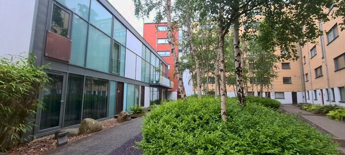 3 Bedroom Flat To Rent In Mcphater Street, Glasgow, G4