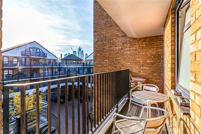 2 Bedroom Flat To Rent In Bacon Street, London, E2