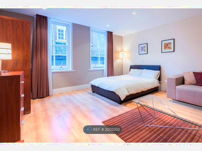 Studio To Rent In Eagle Court, London, EC1M