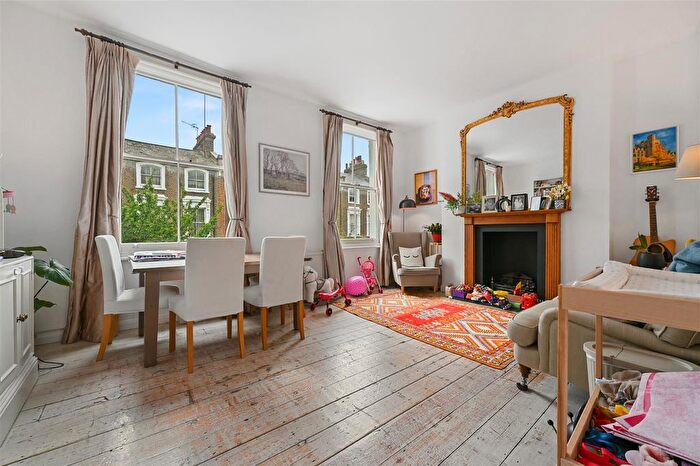 2 Bedroom Maisonette For Sale In Overstone Road, London, W6