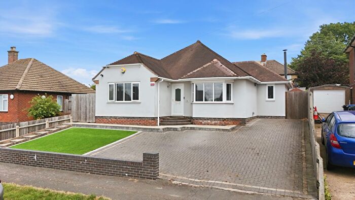 3 Bedroom Detached Bungalow For Sale In Greenmoor Road, Burbage, LE10