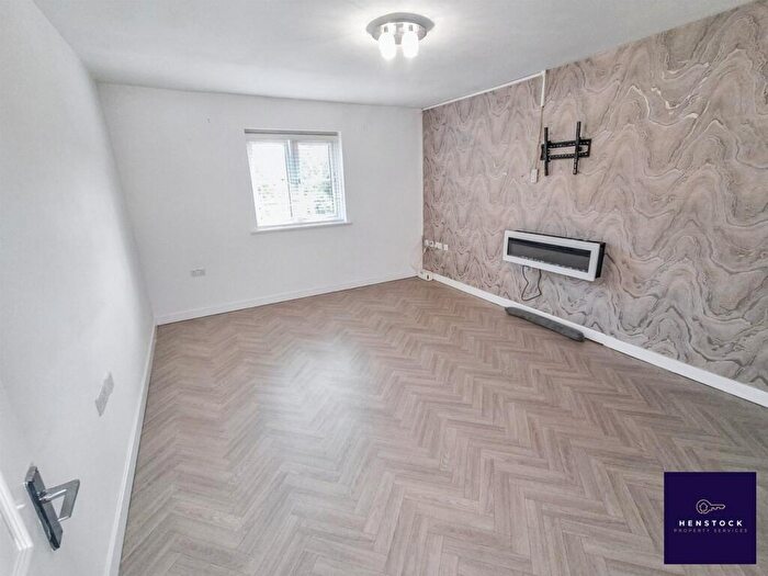 2 Bedroom Apartment For Sale In Whitecroft Meadow, Middleton, Manchester, M24