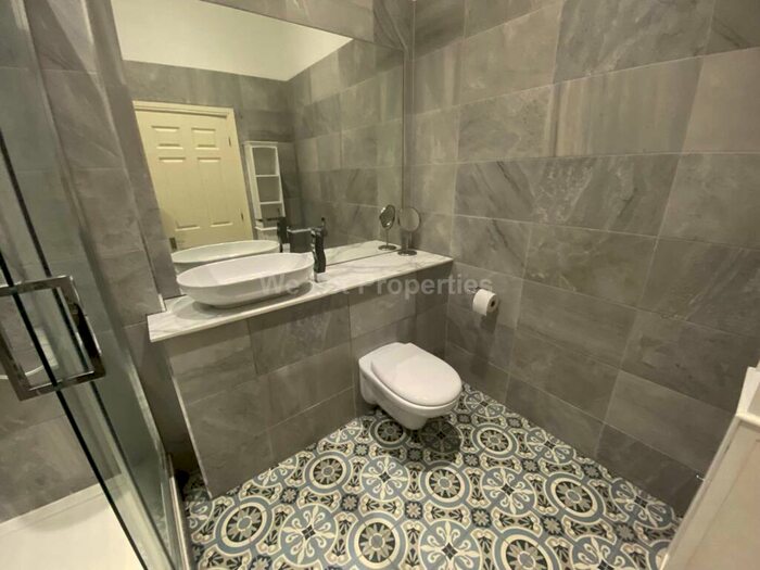2 Bedroom Apartment To Rent In Chepstow House, Chepstow Street, M1