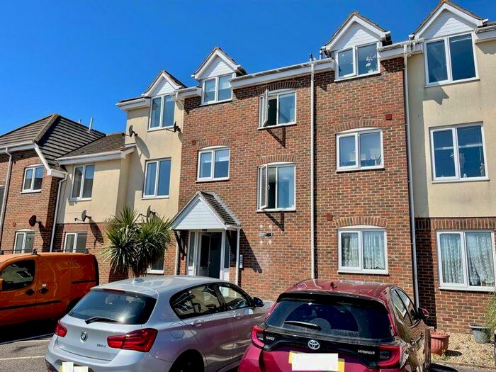 2 Bedroom Flat To Rent In Southwood Road, Hayling Island., PO11