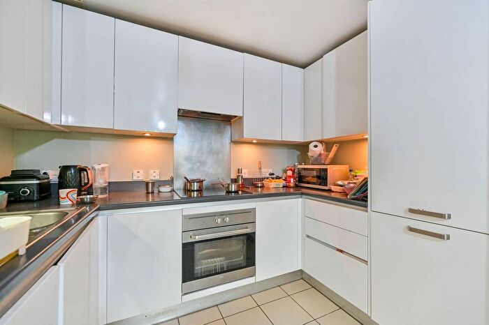 2 Bedroom Flat To Rent In London Road, Isleworth, TW7