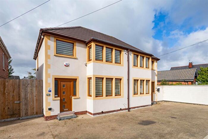 3 Bedroom Detached House For Sale In Vicarage Lane, Blackpool, FY4