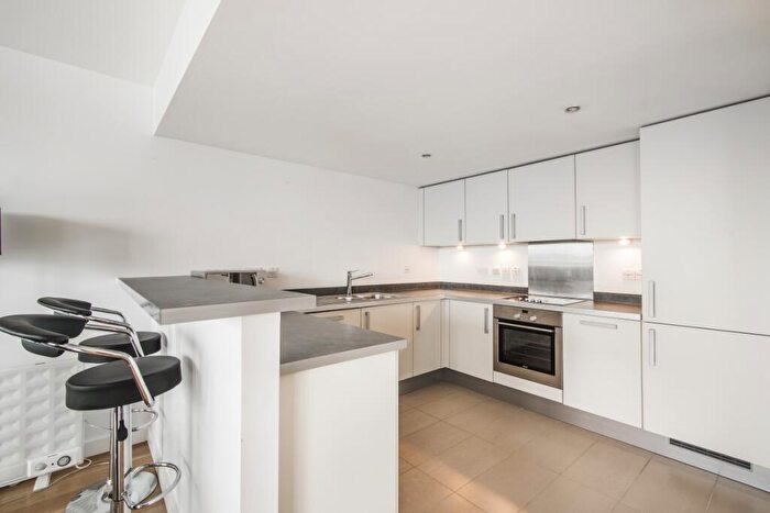 2 Bedroom Apartment To Rent In Lombard Road London, SW11