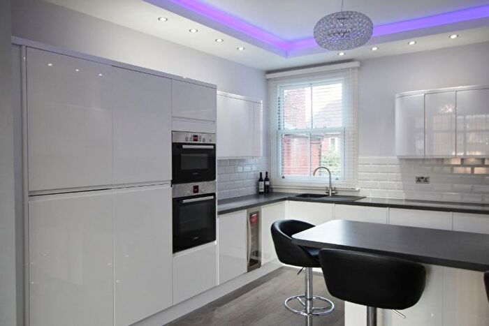 2 Bedroom Flat To Rent In London Road, Sevenoaks, TN13