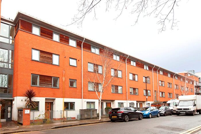 3 Bedroom Flat To Rent In Bemerton Street, Kings Cross, N1