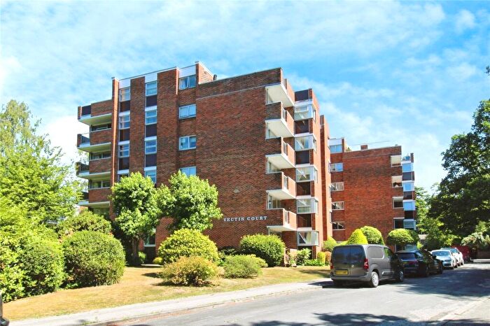 2 Bedroom Flat To Rent In Talbot Close, Southampton, Hampshire, SO16