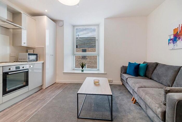 3 Bedroom Flat To Rent In Blackness Road, West End, Dundee, DD1