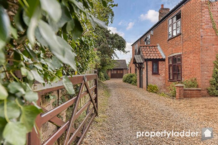 3 Bedroom Cottage For Sale In Bay Willow Lane, Crostwick, Norwich, NR12
