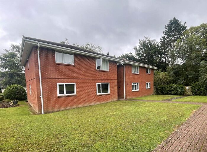 2 Bedroom Flat To Rent In The Acorns, Marlborough Road, Swindon, SN3