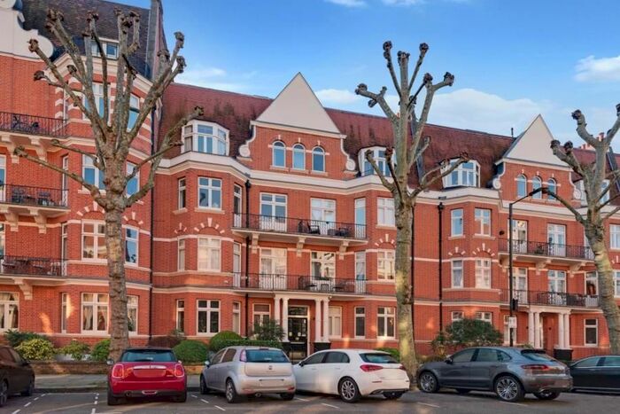 3 Bedroom Flat To Rent In Lauderdale Road, London, W9