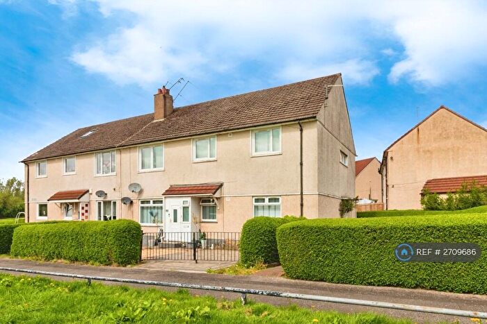 3 Bedroom Flat To Rent In Meiklerig Crescent, Glasgow, G53