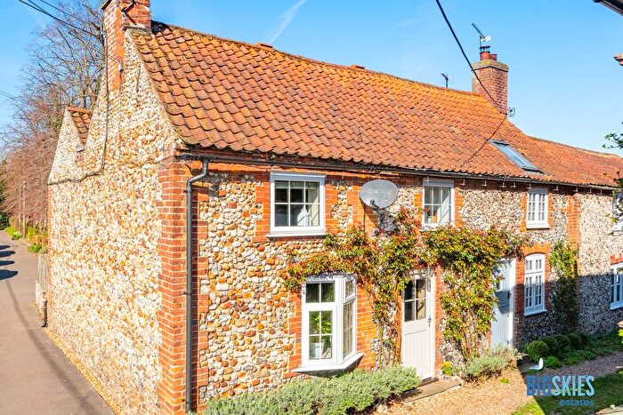 2 Bedroom Property For Sale In The Street, Helhoughton, NR21