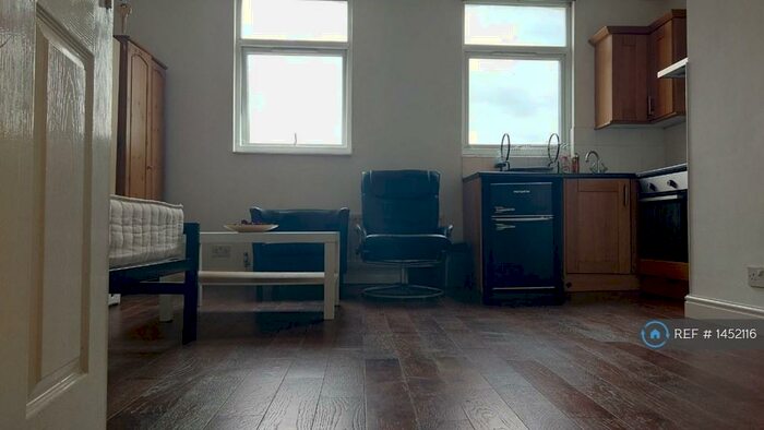 Studio To Rent In Craven Park Road, London, NW10