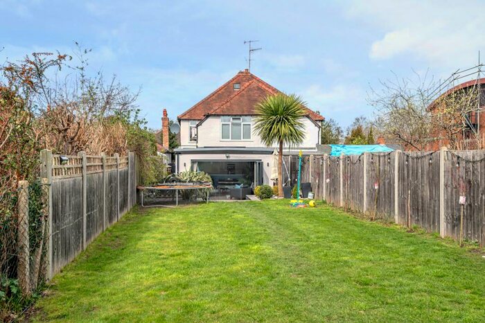 3 Bedroom Semi-Detached House To Rent In Woking, GU21