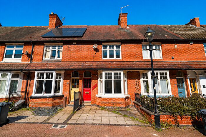 3 Bedroom Terraced House For Sale In Merton Avenue, Leicester, Leicestershire, LE3