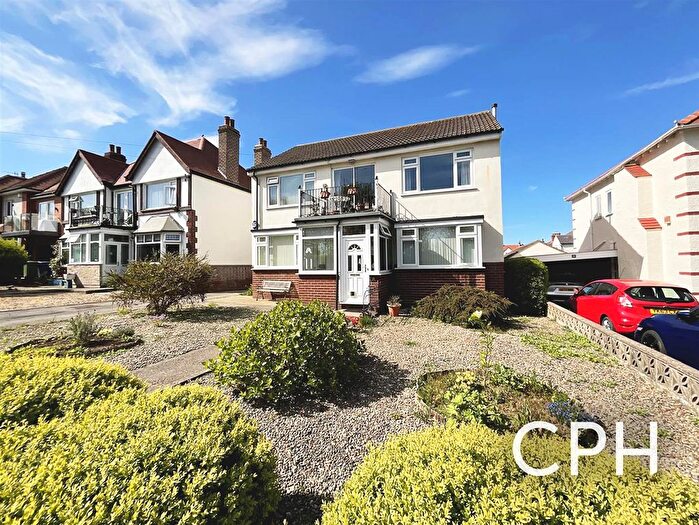 2 Bedroom Flat For Sale In Scalby Mills Road, Scarborough, YO12