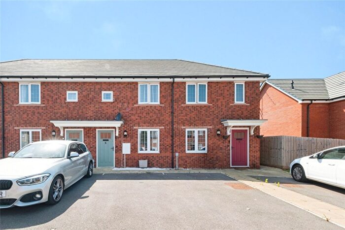 2 Bedroom Terraced House For Sale In Taylor Close, Banbury, Oxfordshire, OX16