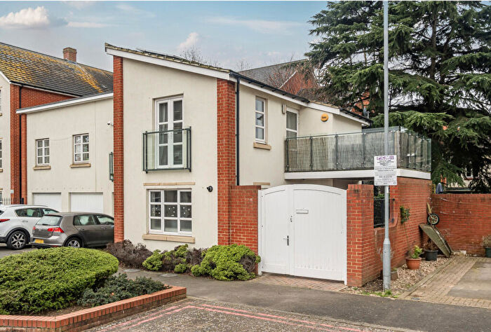 2 Bedroom End Of Terrace House For Sale In Hay Drive, Mitcham, CR4