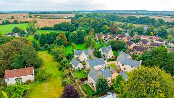 4 Bedroom Detached House For Sale In Large Stone Home - Impressive Plot, NG33