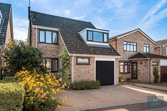 4 Bedroom Detached House For Sale In Harrison Place, Thame, Oxfordshire, OX9