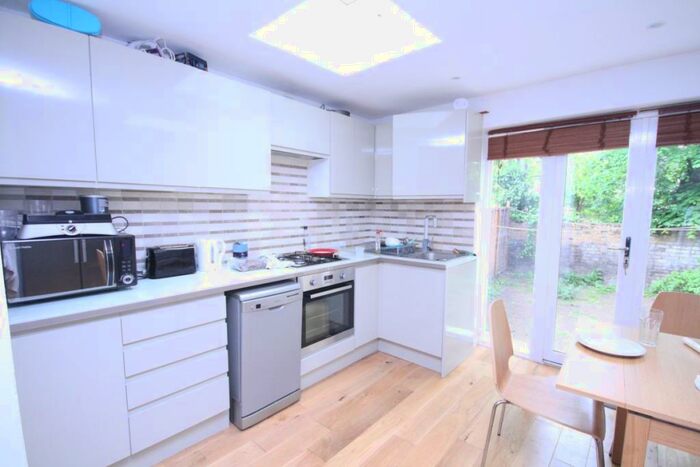 4 Bedroom Terraced House To Rent In Carol Street, Camden, NW1
