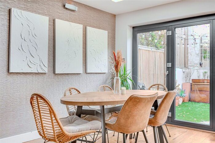 5 Bedroom Mews To Rent In Sycamore Mews, Clapham Town, SW4