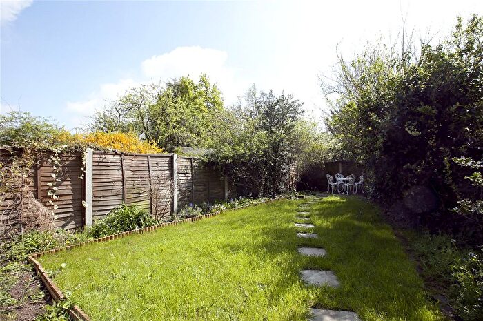 1 Bedroom Flat To Rent In Harold Road, London, N8