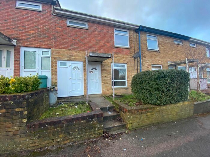 2 Bedroom Property To Rent In Hollyfield, Harlow CM19
