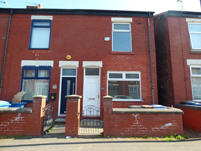 2 Bedroom End Of Terrace House To Rent In Ladysmith Street, Stockport, SK3
