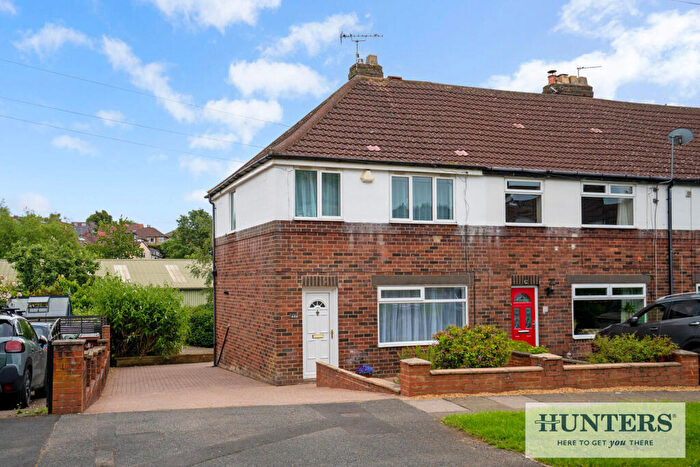 3 Bedroom End Of Terrace House For Sale In Sussex Avenue, Horsforth, Leeds, LS18