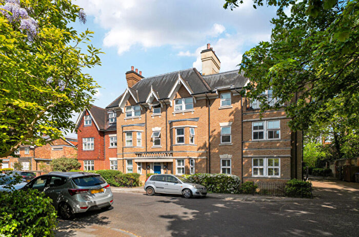 3 Bedroom Apartment For Sale In Lansdowne Road, Bromley, BR1
