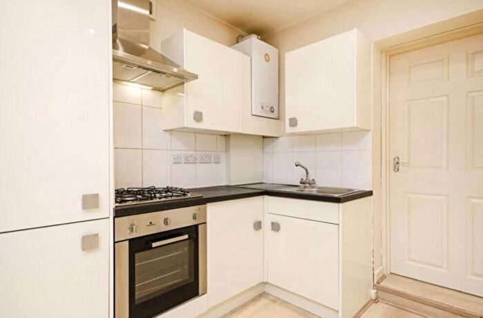 1 Bedroom Flat To Rent In Finchley Road, Temple Fortune, NW11