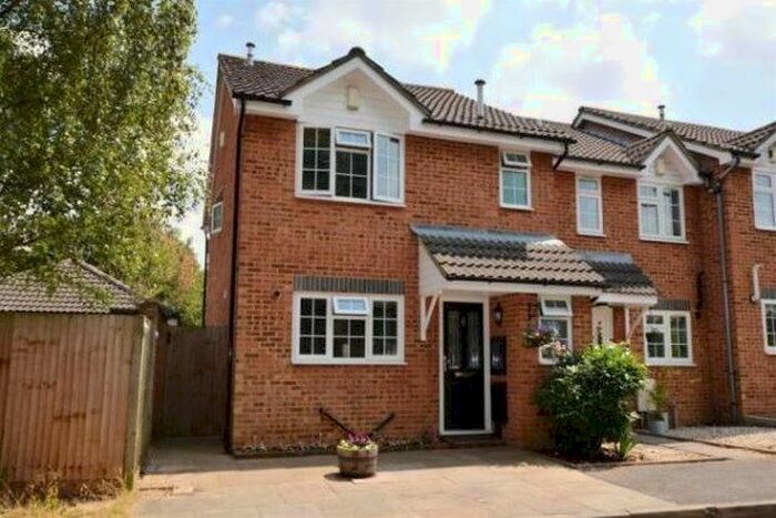 3 Bedroom Property To Rent In Chelsea Close, Worcester Park, KT4