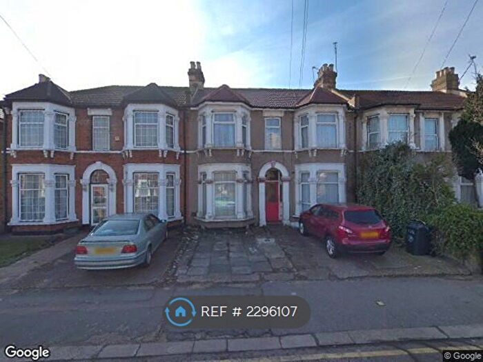 1 Bedroom Flat To Rent In Albert Road, Ilford, IG1